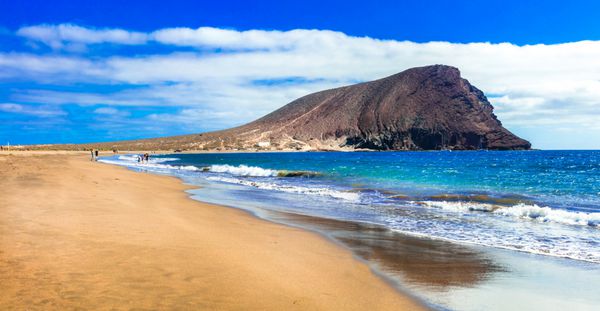 بهترین سواحل جزیره تنریف ساحل La Tejita el Medano محبوب برای گشت و گذار باد