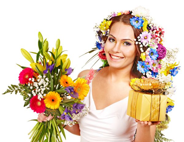 زن با جعبه هدیه و گل جدا شده