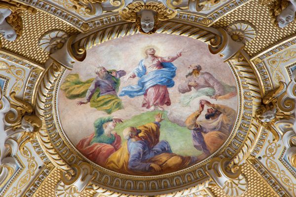 وین ژوئیه 3 باروک نقاشی ابرنگی تبدیل خداوند از سقف در Michaelerkirche یا سنت مایکل chuch در 3 جولای تا سال 2013 وین