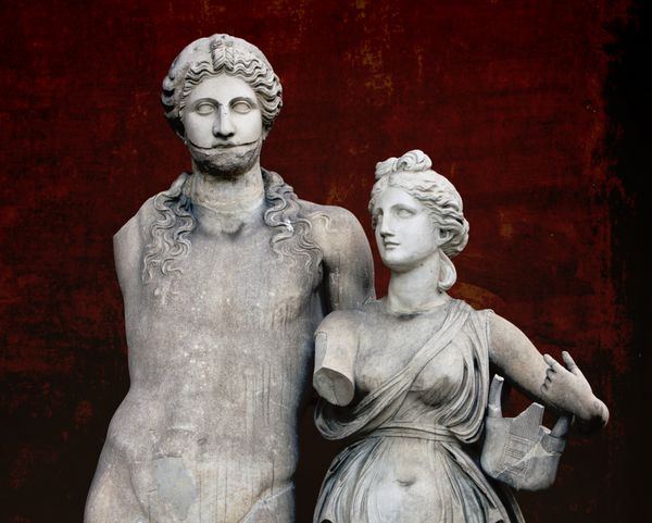 مجسمه مرمری زن و شوهر رومی جوان