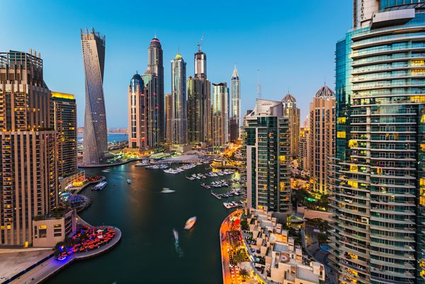 دوبی امارات متحده عربی نوامبر 2 دبی مارینا امارات متحده عربی 2 نوامبر 2013 دبی در سالهای 2002 تا 2008 سریعترین شهر در حال توسعه در جهان بود