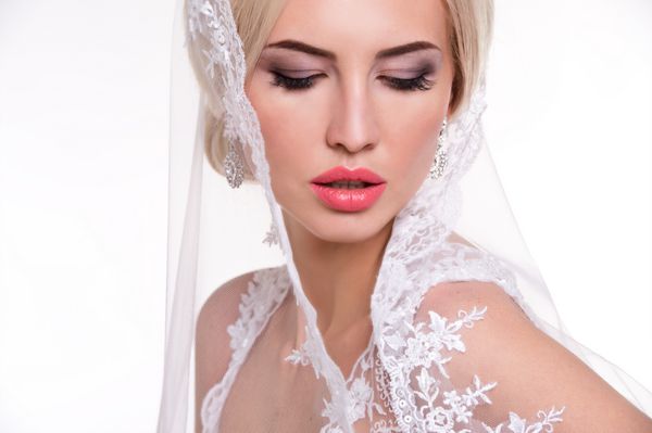 عروس زیبا با حجاب مدل موی عروسی