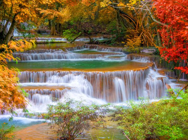 آبشار جنگل جنگل عمیق عمیق آبشار هوی مائ کیمین در استان کانچانابوری تایلند