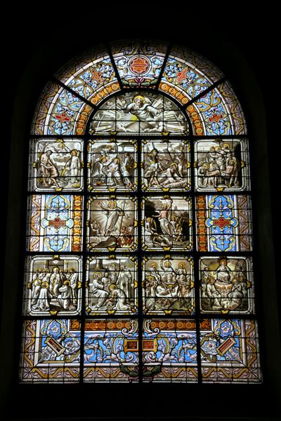 کلیسای نتردام در ورسای فرانسه هنر شیشه ای رنگ آمیزی زیبا