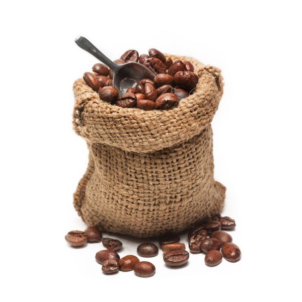 دانه های قهوه در کیسه ی کیسه ای جدا شده است