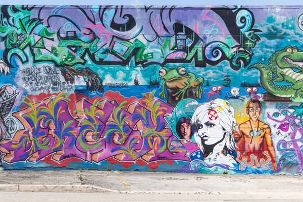 میامی ایالات متحده آمریکا 2014 اوت 29 دیوارهای نقاشی در منطقه گرافیتی در تاریخ 29 اوت 2014 در میامی