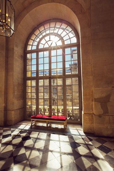 پنجره های لوکس کاخ در کاخ ورسای فرانسه