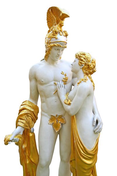 مجسمه یک زن و مرد جدا شده بر روی زمینه سفید