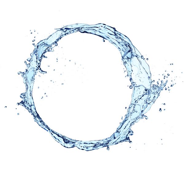 آب چلپ چلوپ حلقه جدا شده بر روی زمینه سفید