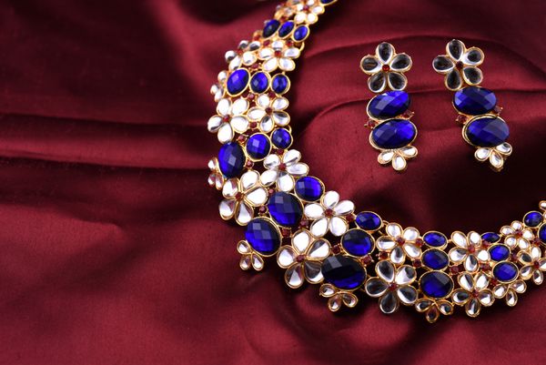 جواهرات و اشیای قیمتی هند سنتی