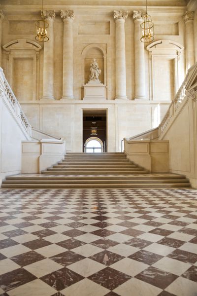 سالن بزرگ و راه پله ورسای Chateau فرانسه