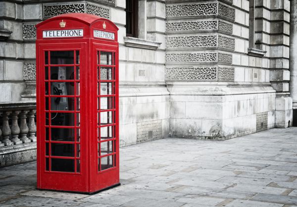 جعبه تلفن قرمز انگلیس سنتی قدیمی انگلستان در لندن