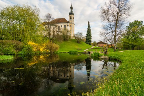 Breitbrunn در دریاچه Chiemsee در روز بهار بایرن در آلمان است