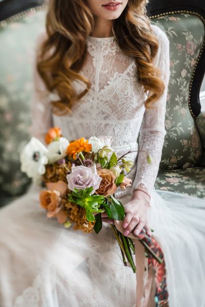 عروس زیبا با گل