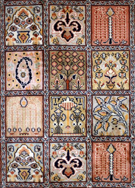 نمایشگاه عناصر فرش آذربایجان و دکوراسیون آن در نمایشگاه AMAY مرکز باکو آذربایجان مه 2016 نزدیک می شود