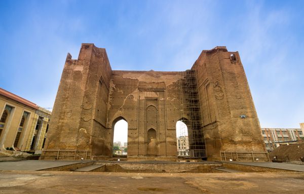 ارگ تبریز همچنین به عنوان Arg Alishah Arg Citadel و Masjid Ali Shah یک مأموریت بزرگ قرن نوزدهم و قلعه نظامی قرن نوزدهم در مرکز شهر تبریز ایران است