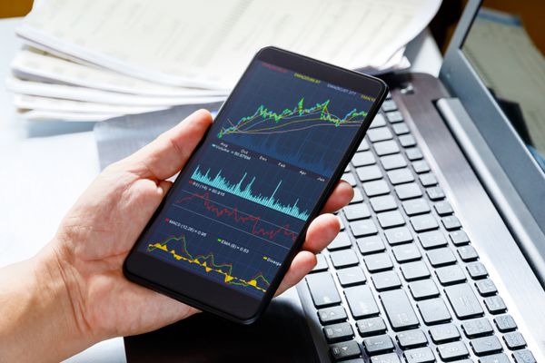 اطلاعات بازار سهام در تلفن همراه