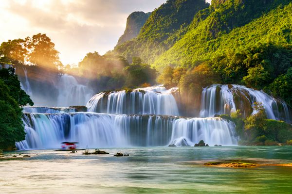 نقره ای با کیفیت بالا تصویر رایگان مشخصات هوایی از quotBan Giocquot آبشار کائو بانگ ویتنام â € œ Ban Gioc â € œ آبشار یکی از 10 آبشار بزرگ در جهان است دید هوایی