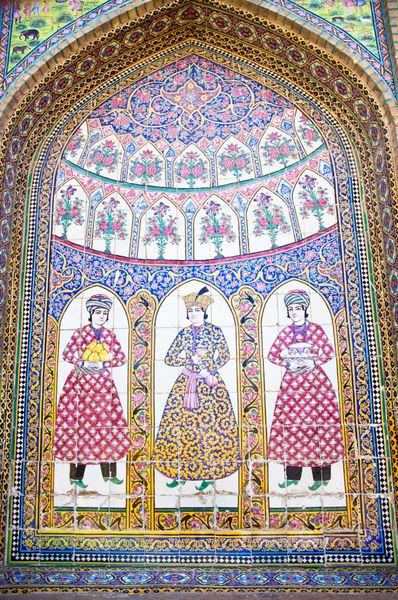 دیوار مسجد کاشی عتیقه در شیراز ایران