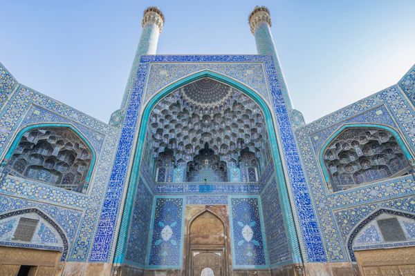مسجد جامع یا مسجد جامعه میراث جهانی یونسکو و یکی از قدیمی ترین مساجد است که هنوز در ایران واقع شده است واقع در میدان امام اصفهان ایران