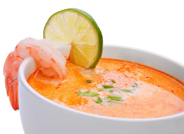 سوپ با غذاهای دریایی و میگو نزدیک