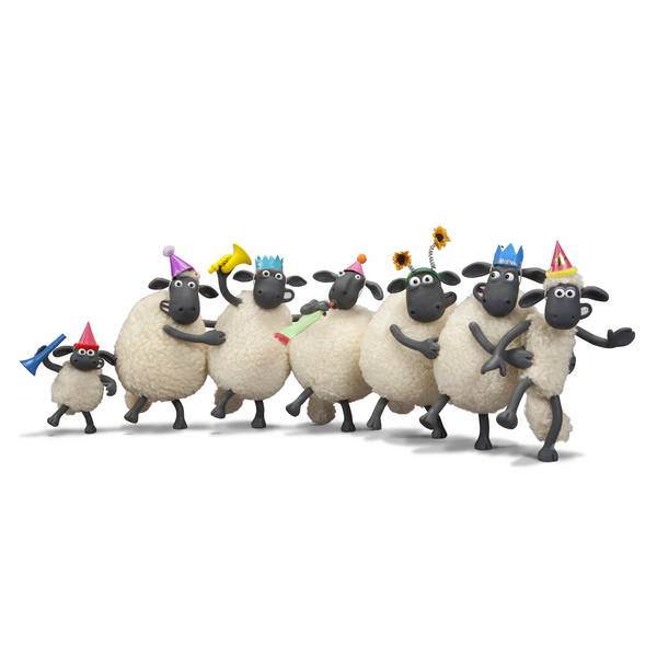 جشن تولد بره ناقلا و گوسفندان در حال شادی کردن با کلاه تولد