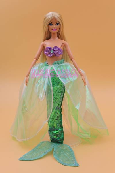 عروسک باربی با لباس پری دریایی
