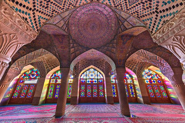 شیراز ایران 3 آوریل 2018 مسجد نصیرالملک معروف به مسجد صورتی نیز در شیراز ایران