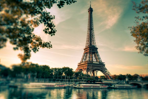 برج ایفل در پاریس اثر سبک پرنعمت