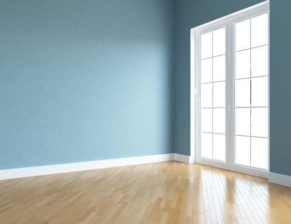 ایده داخلی اتاق اسکاندیناوی خالی آبی با کف چوبی و دیوار بزرگ و چشم انداز سفید در پنجره داخلی داخلی شمال شرقی تصویر سه بعدی