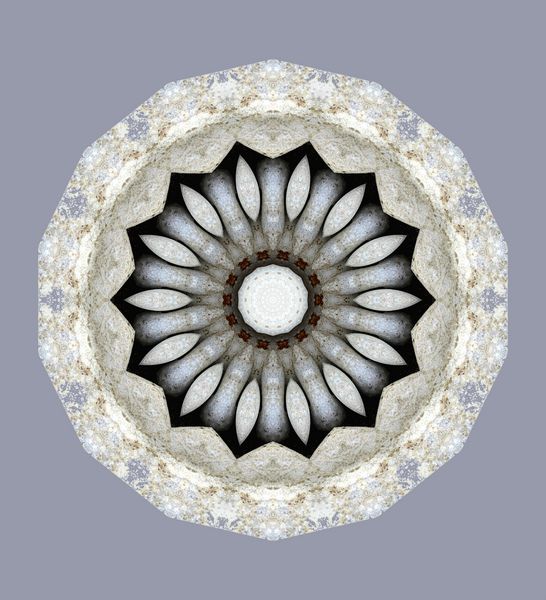 شکل چند طرفه با زینتی دایره‌ای از تصویر اصلاح شده از سنگ تزئینات تزئینی دایره ای در رنگهای طبیعی سنگهای موجود در زمینه در منیت رنگی