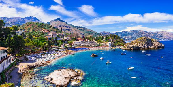 سواحل زیبای جزیره سیسیل شهر تاورمینا ایتالیا