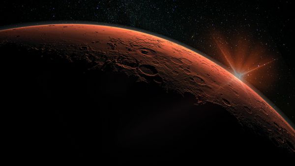 تصویر با وضوح بالا در مریخ مریخ سیاره منظومه شمسی است طلوع آفتاب با شعله ور شدن لنز عناصر این تصویر که توسط ناسا تهیه شده است