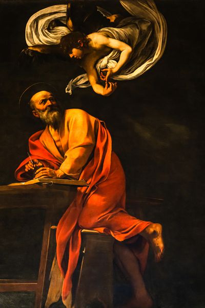 رم ایتالیا دسامبر 2018 الهام گرفتن از سنت متیو 1602 نقاشی باروک توسط میکل آنژ مریسی دا کارااگوجیو در کلیسای Contarelli کلیسای سنت لوئیس فرانسوی ها San Luigi dei Francesi