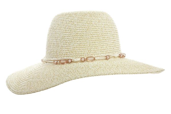 کلاه ساحل جدا شده بر روی زمینه سفید