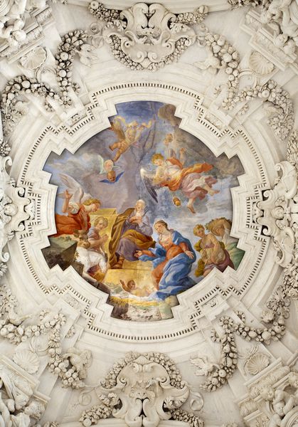 PALERMO 8 آوریل صحنه زایمان در سقف شبستان کنار کلیسا La chiesa del Gesu یا Casa Professora کلیسای باروک در سال 1636 در 8 آوریل 2013 در پالرمو ایتالیا به پایان رسید