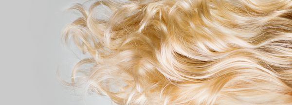 مو بافت موی زیبا و موی مجعد بلند زیبا پس زمینه مو موی سفید رنگی رنگ آمیزی پسوندها درمان مفهوم درمان مراقبت از مو