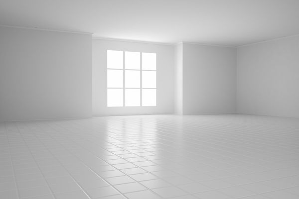 اتاق سفید خالی با پنجره های مربع و کف کاشی کاری شده
