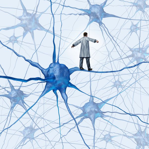 تحقیقات مغز به عنوان یک مفهوم پزشکی با یک پزشک که بر روی پیوند نورون انسانی به عنوان یک استعاره طناب محکم با سیم بالا از طریق گروهی از نورونها به عنوان نمادی برای زوال عقل است چالش دارد