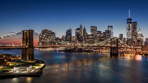 پل بروکلین و مرکز شهر منهتن در غروب