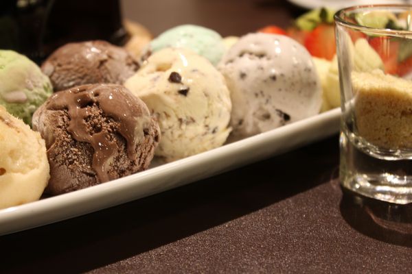 قاشق بستنی و تاپینگ