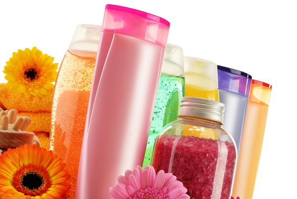 ترکیب با بطری های پلاستیکی محصولات مراقبت از بدن و زیبایی