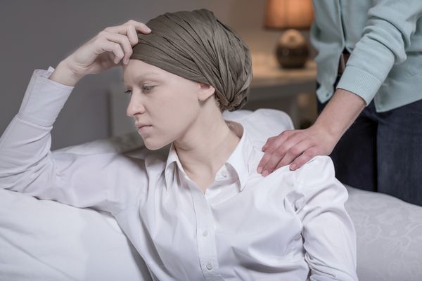 پرتره زن ظریف مبتلا به سرطان سینه