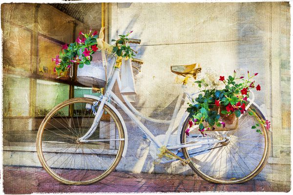 خیابان جذاب با دوچرخه و گل عکس هنری پرنعمت