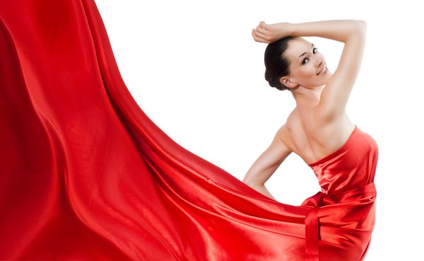 زن جوان زیبا و با لباس قرمز بلند