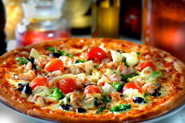 پیتزا ایتالیایی با غذاهای دریایی