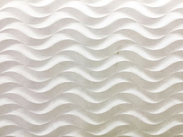 بافت بدون درز سفید پس زمینه موج دار دکوراسیون داخلی دیوار الگوی پانل دیواری داخلی سه بعدی پس زمینه سفید امواج انتزاعی
