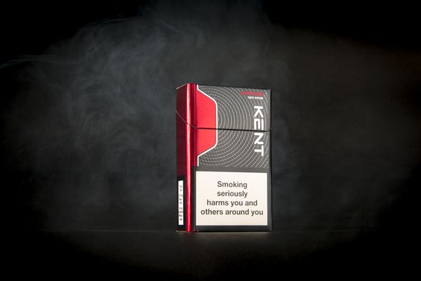 آگوست 2016 لاهور بسته بندی سیگار تبلیغاتی کنت