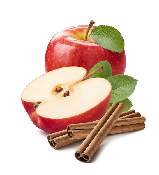 چوب های دارچین سیب قرمز ترکیب عمودی جدا شده در پس زمینه سفید به عنوان عنصر طراحی بسته