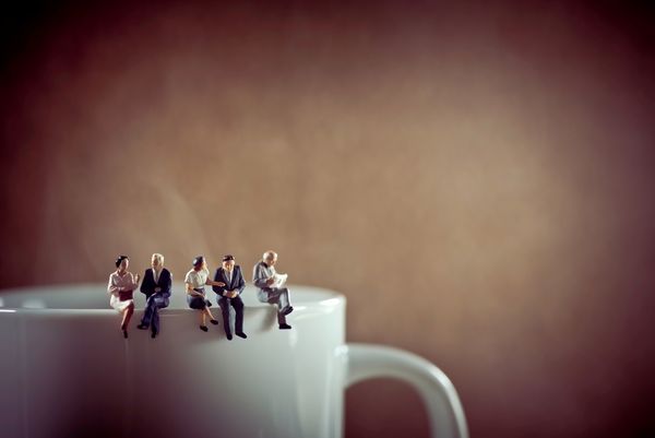 همکاران تجاری در مورد استراحت قهوه